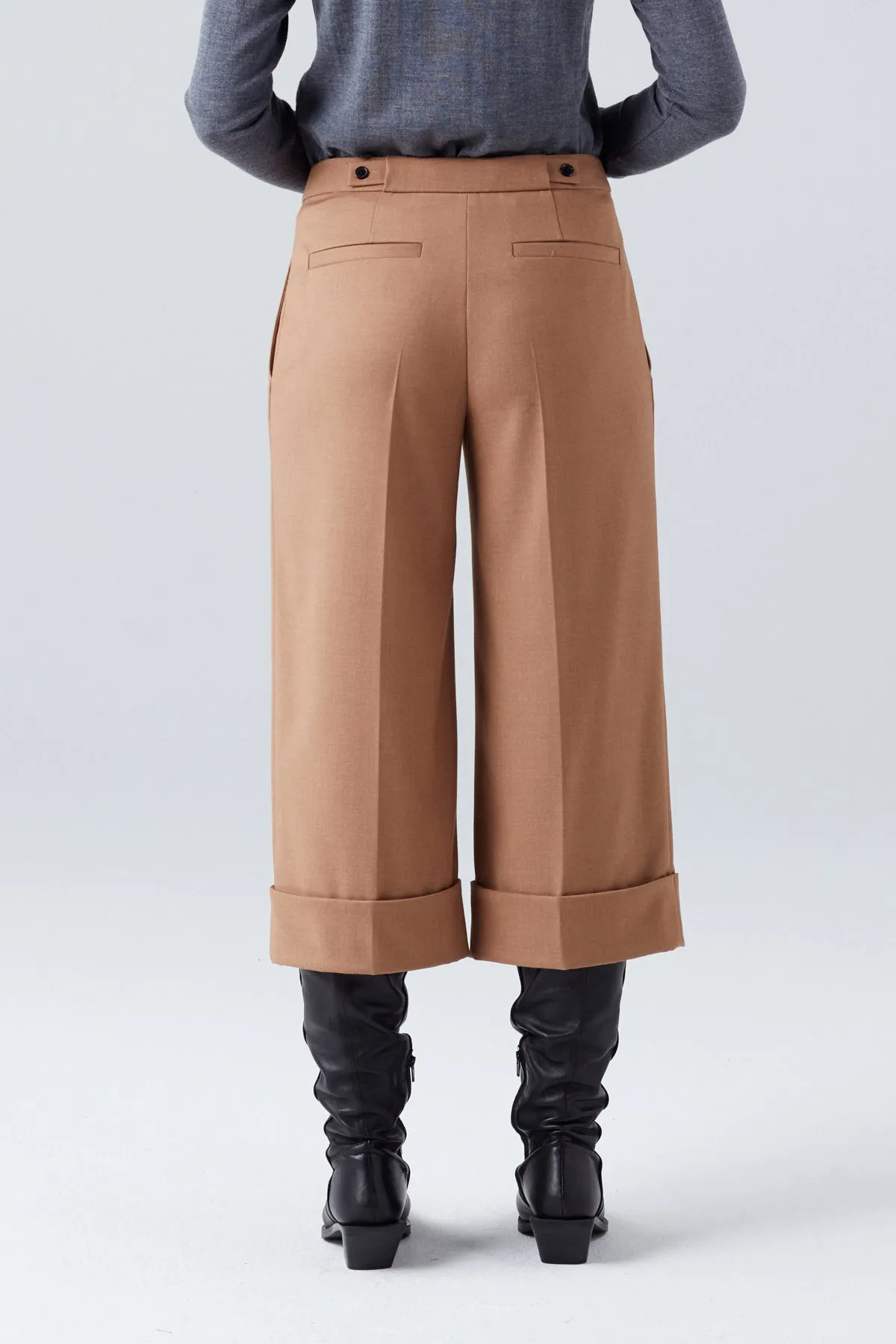 CROPPED MODERN TROUSERS IN CAMEL