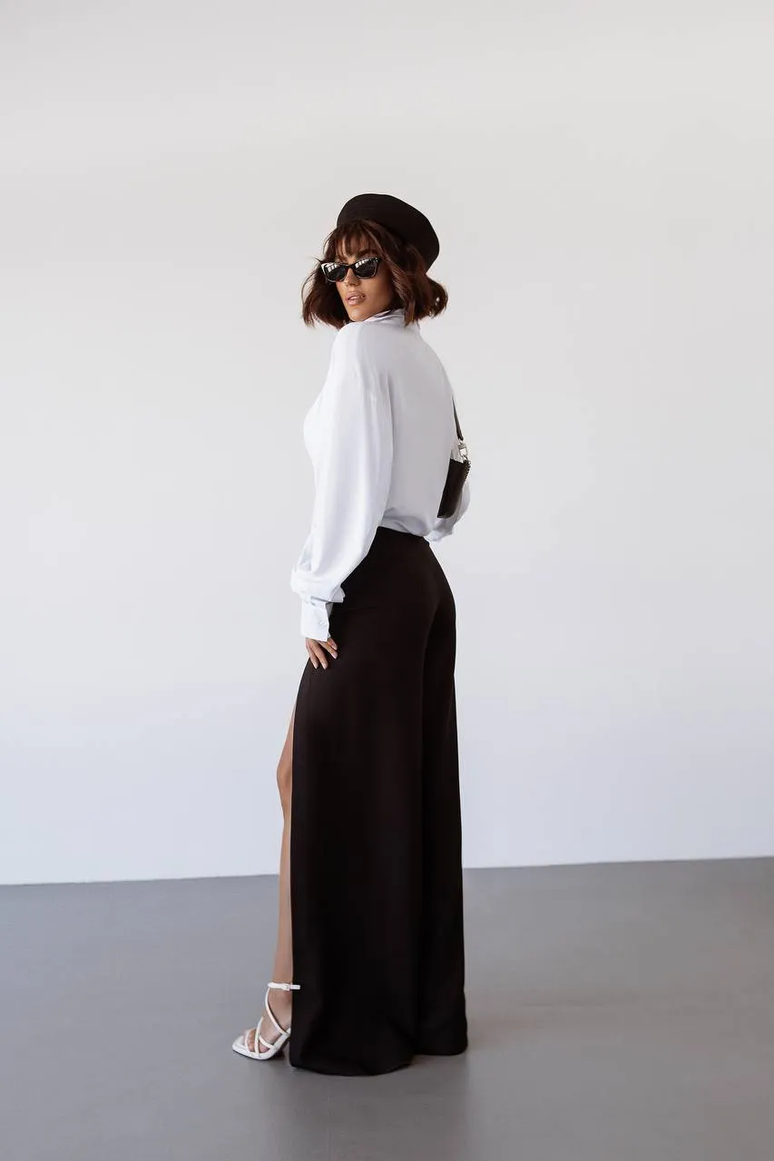 Trousers with a slit on the leg “Vogue”